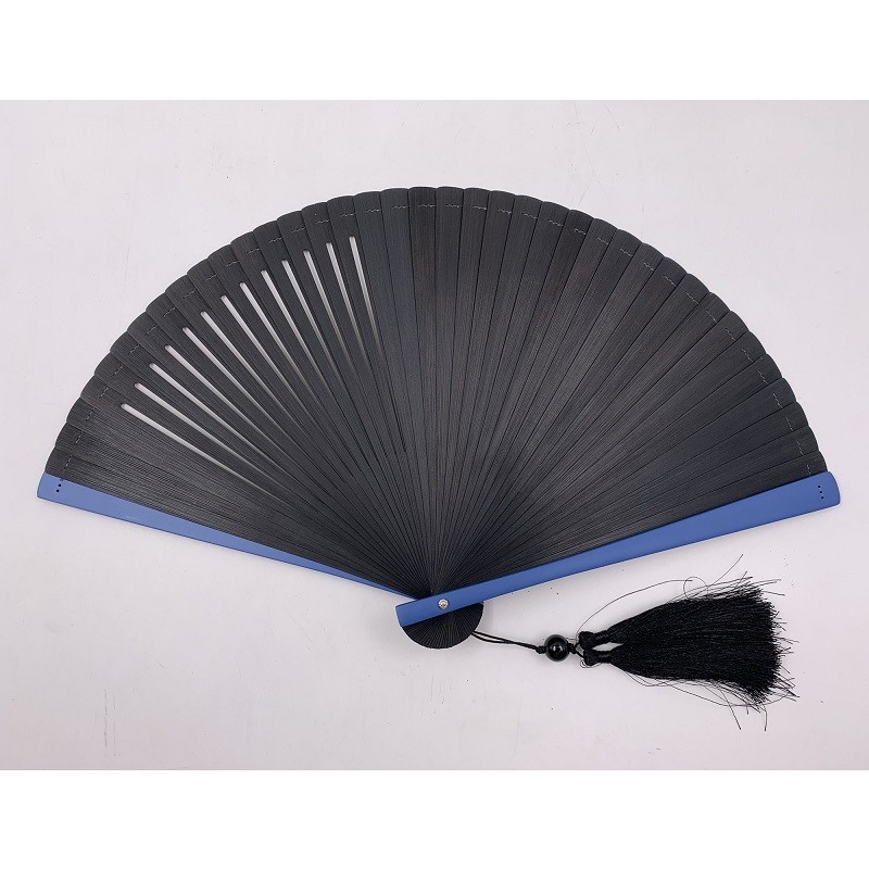 New all-bamboo fan with lacquered edges, hand-painted and spray-painted folding fans, ancient-style folding fans with hollowed-out designs, Japanese-style folding fans detail image 8