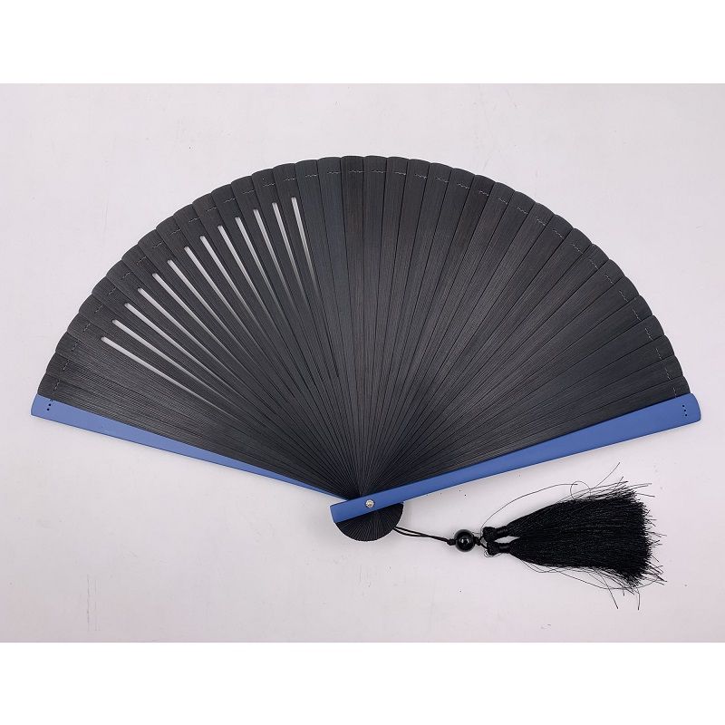 New all-bamboo fan with lacquered edges, hand-painted and spray-painted folding fans, ancient-style folding fans with hollowed-out designs, Japanese-style folding fans Item Picture