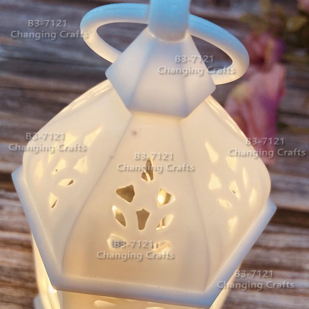 Cross-border wholesale of Christmas wind lamps, LED electronic candles, table lamps, night lights, and antique horse lanterns for desktop decoration Specification image