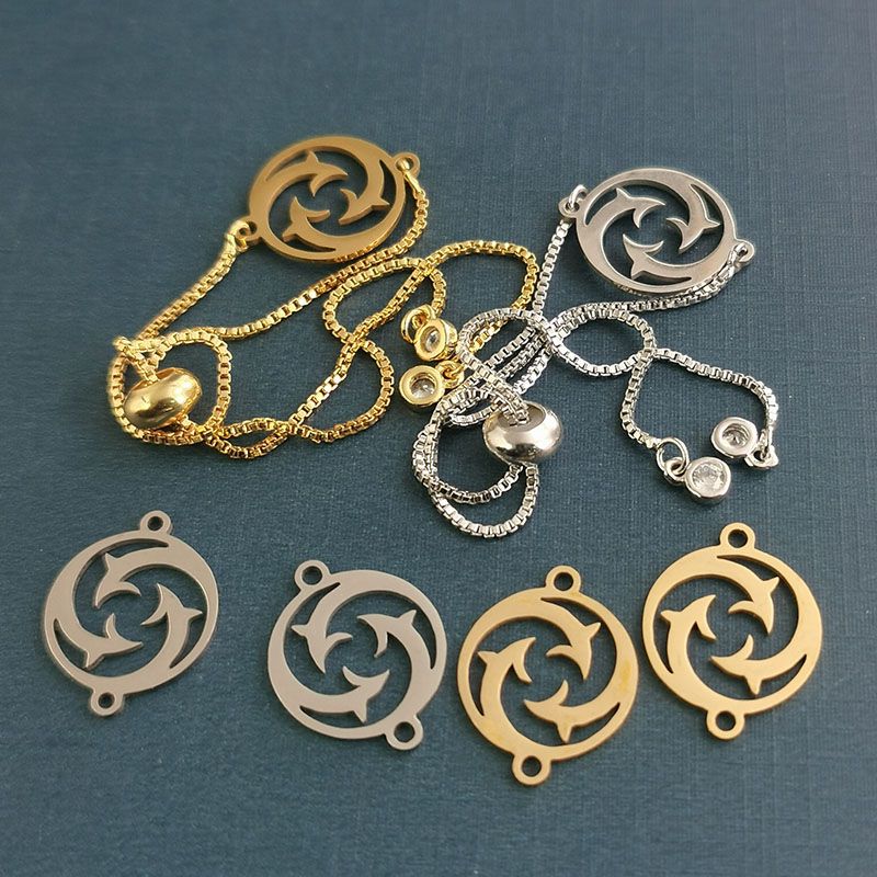 European and American ins personalized titanium steel bracelets for men and women, punk hip-hop accessories, stainless steel bracelets, Hong Kong-style pendants Item Picture