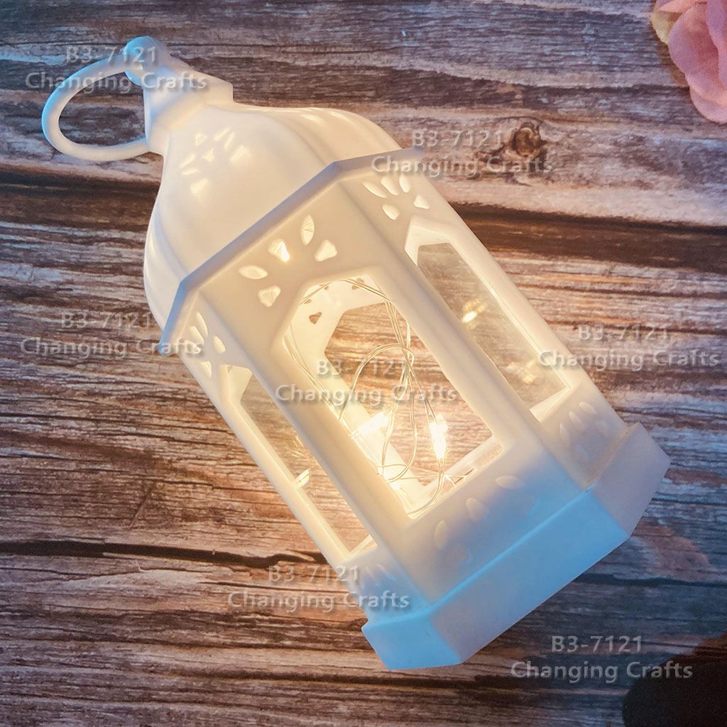 Cross-border wholesale of Christmas wind lamps, LED electronic candles, table lamps, night lights, and antique horse lanterns for desktop decoration Item Picture