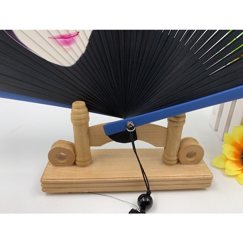 New all-bamboo fan with lacquered edges, hand-painted and spray-painted folding fans, ancient-style folding fans with hollowed-out designs, Japanese-style folding fans detail image 7