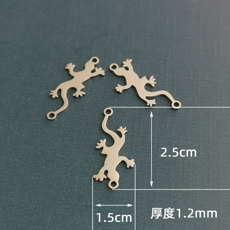Factory wholesale of fashionable and simple animal pendants, titanium steel gecko pendants, and titanium steel cast bracelets for men and women detail image 3