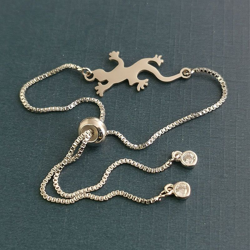 Factory wholesale of fashionable and simple animal pendants, titanium steel gecko pendants, and titanium steel cast bracelets for men and women Specification image