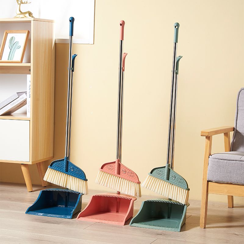 Soft-bristled dustpan broom set, bedroom cleaning sweeping broom, household plastic broom Application Scenario