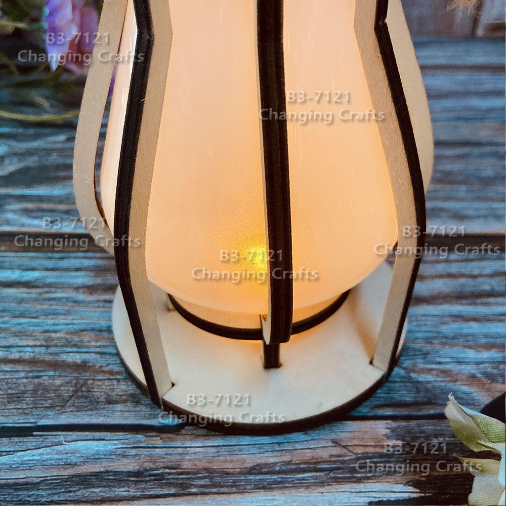 European-style small wind lamps, wooden and glass soft decoration props, horse lanterns, candlesticks, home ornaments, wedding antique-style street lamps Application Scenario