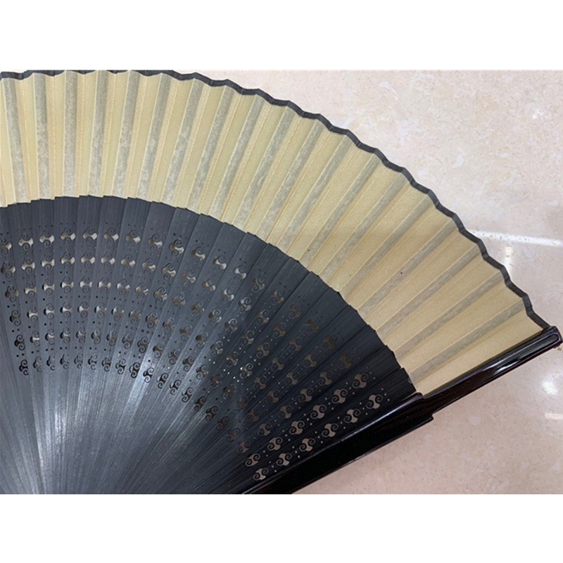High-end hand-painted and spray-painted folding fans with lacquered edges, ancient-style folding fans, hollowed-out Japanese style and bamboo folding fans detail image 16