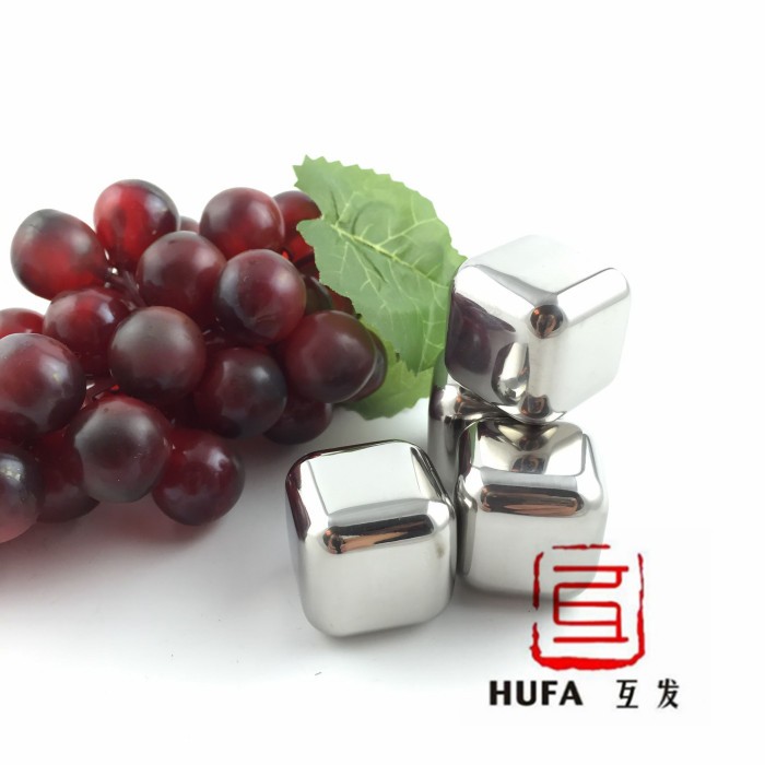 Hufa Pure 304 stainless steel ice cubes in stock for wholesale. 304 stainless steel ice cubes, stainless steel quick-frozen ice cubes, whisky ice cubes, bar wine supplies, creative metal quick-frozen ice cubes, frozen square cooling ice detail image 1