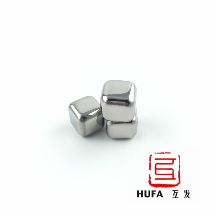 Hufa Pure 304 stainless steel ice cubes in stock for wholesale. 304 stainless steel ice cubes, stainless steel quick-frozen ice cubes, whisky ice cubes, bar wine supplies, creative metal quick-frozen ice cubes, frozen square cooling ice detail image 5