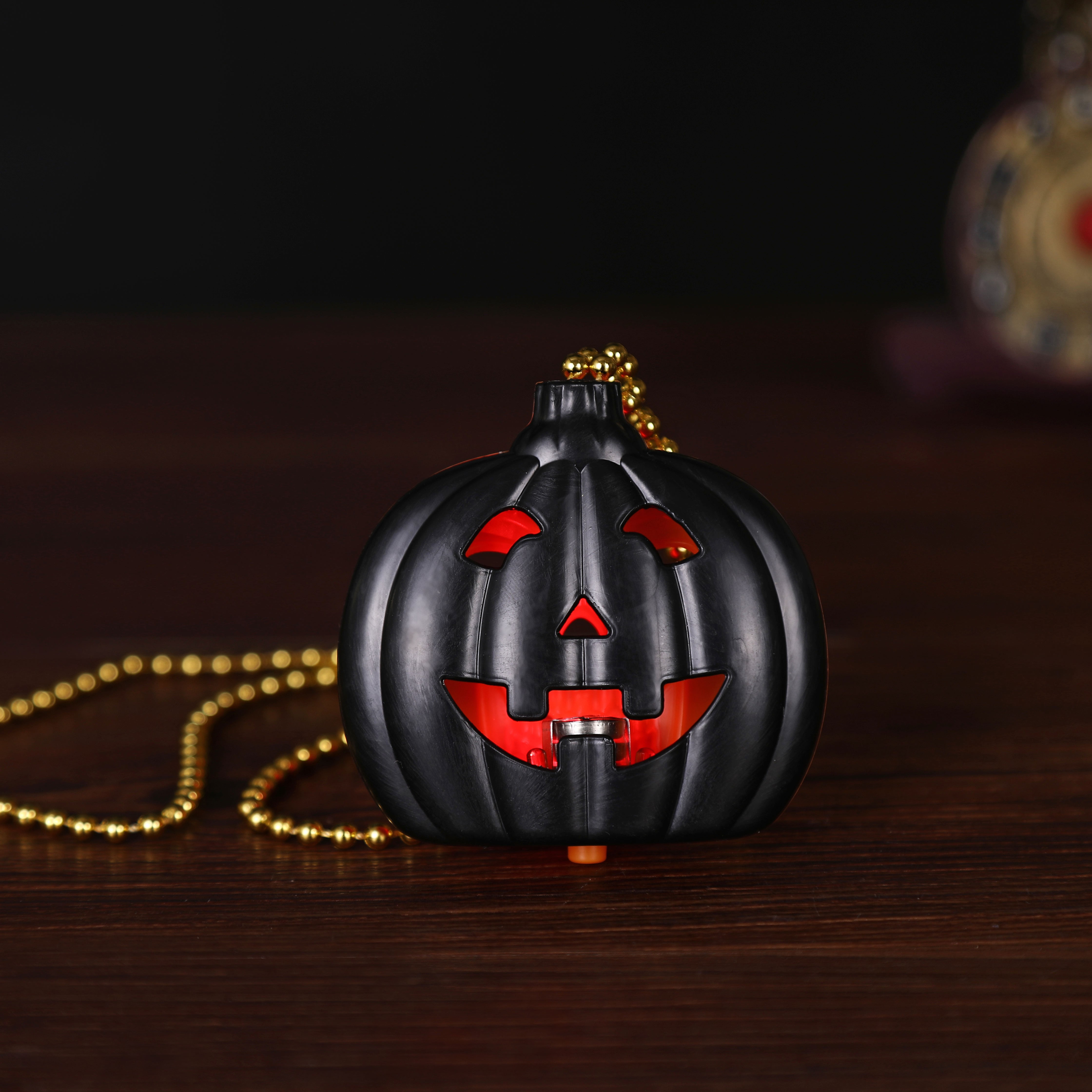 万圣节道具鬼节道具万圣节装饰用品鬼头项链装饰品发光万圣节项链详情3