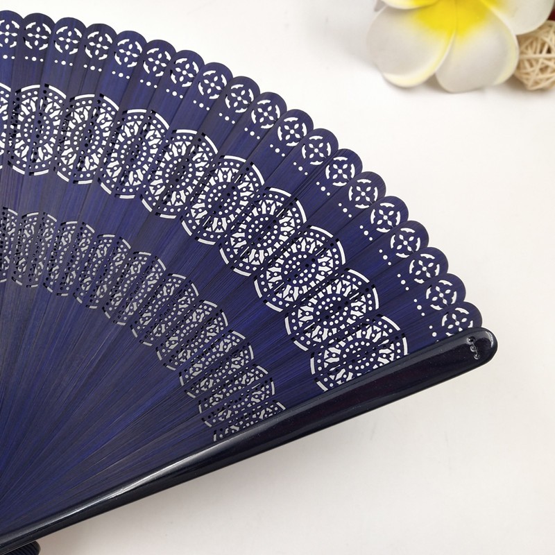 挂环镂空女扇  欧花蜻蜓铜钱全竹扇  骨礼品扇子  PARFOIS  冲花骨  折扇定制详情图4