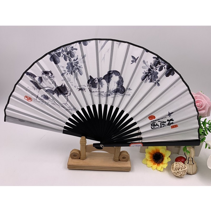 Painted edge hand-painted and spray-painted folding fan * Ancient-style folding fan with hollowed-out design * Japanese-style Japanese fan * bamboo folding fan with a cat detail image 3