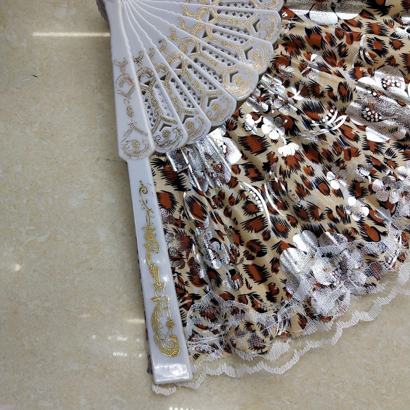 Leopard print gilded plastic fan factory direct sales, customized advertising fans, Spanish dance fans, fabric fans, craft fans wholesale detail image 8