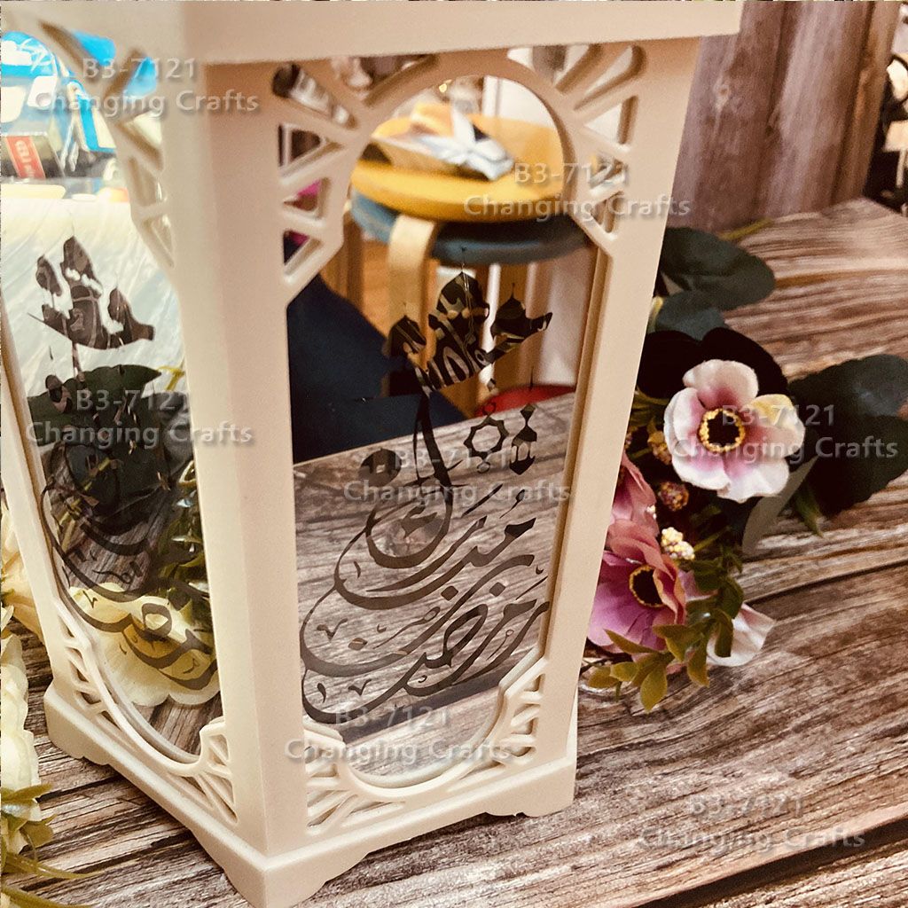 Ramadan plastic hexagonal antique lantern, kerosene lamp, wind lamp decoration process, electronic candles, creative ornaments, street stalls, imported LED lights, Christmas decoration Application Scenario