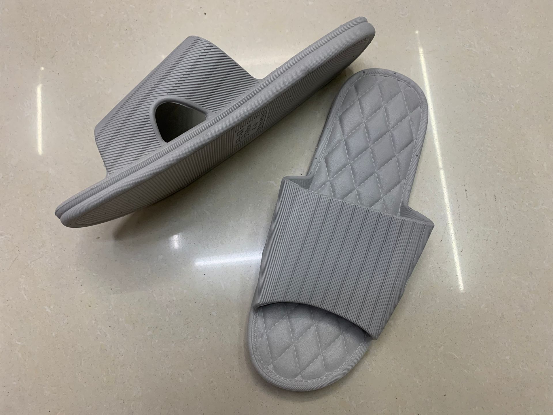 Summer household household bath plastic shower PVC bottom slippers female summer men bathroom non-slip couples four seasons a pair of C-1 Item Picture
