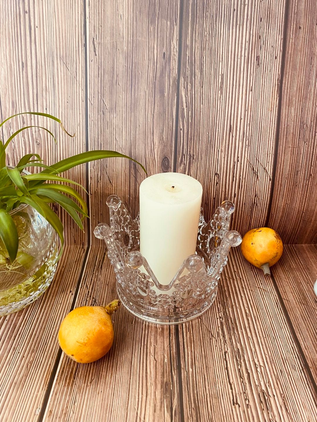 The large colored relief design glass crown candlestick is romantic and artistic pic 4