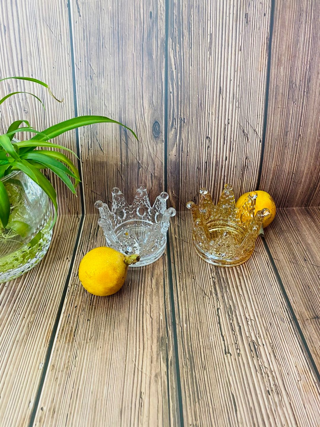 The small crown-relief glass candlestick is romantic and exquisite pic 9