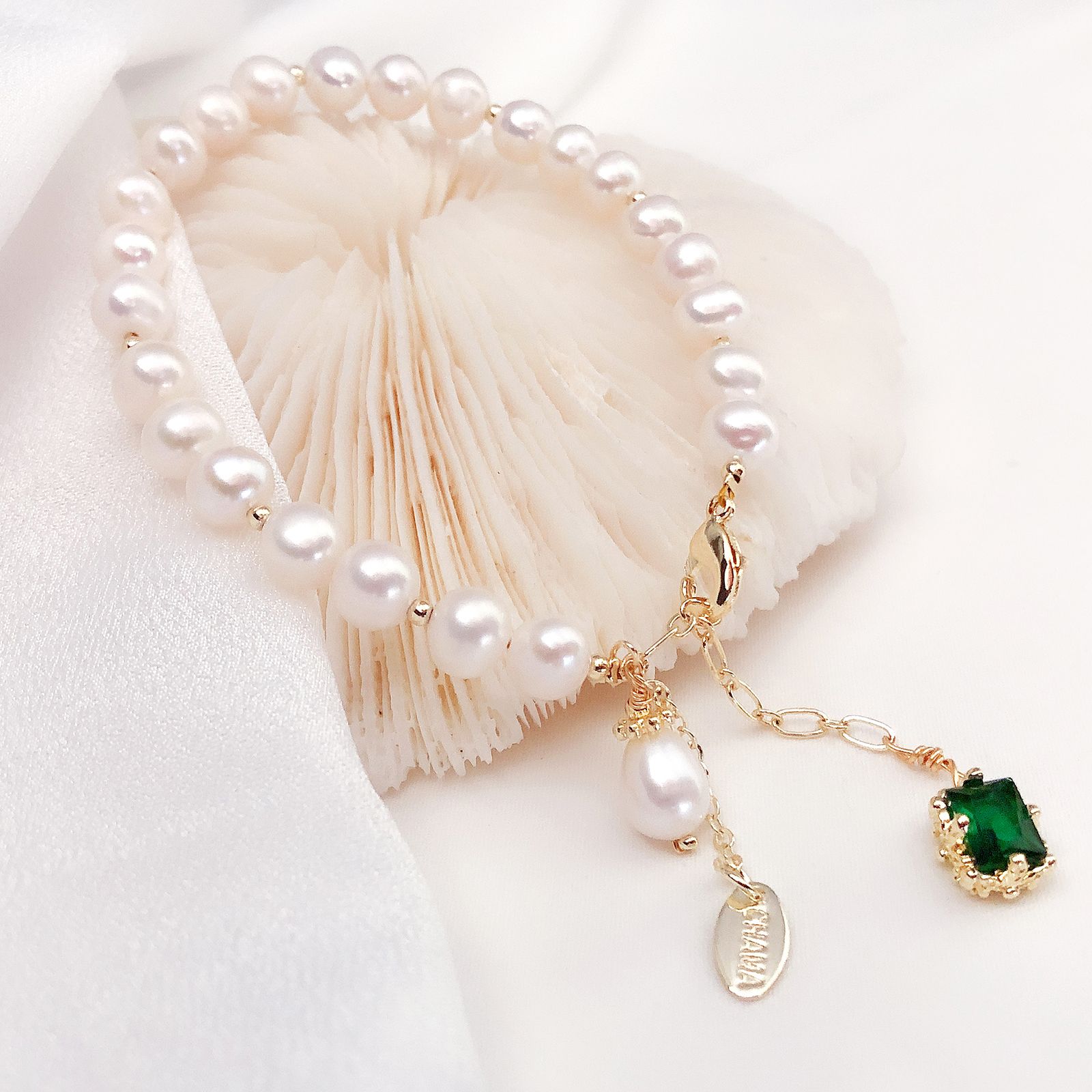 Fashion Luxury Green Zircon Pendant Bracelet Beaded Ladies14k Gold Charm Bracelet For Women Natural Freshwater Pearl Bracelet thumbnail