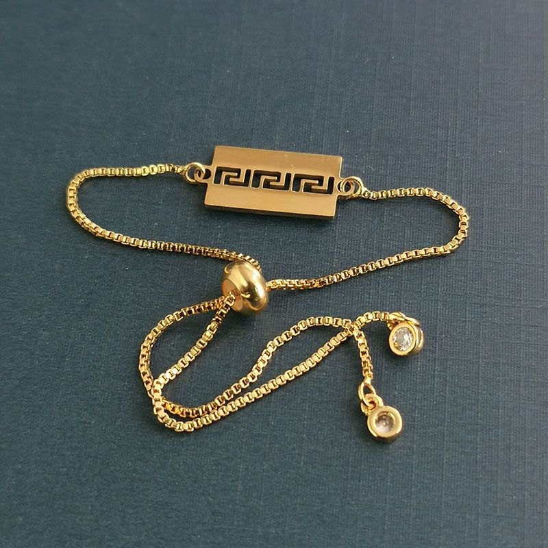 Hip-hop bracelet titanium steel custom engraved light plate trendy men and women pendants Great Wall pattern fashion accessories wholesale factory direct supply Application Scenario