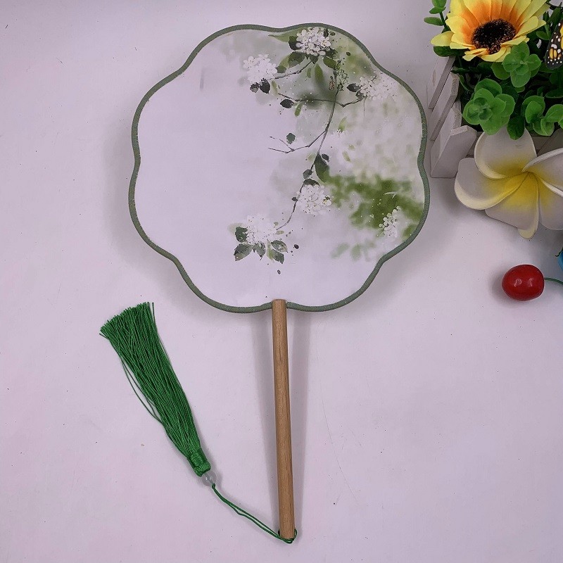 Ancient-style folding fans, Hanfu court fans, round fans, cheongsam show fans, silk fabric petal plum blossom-shaped palace fans, lace folding fans detail image 6