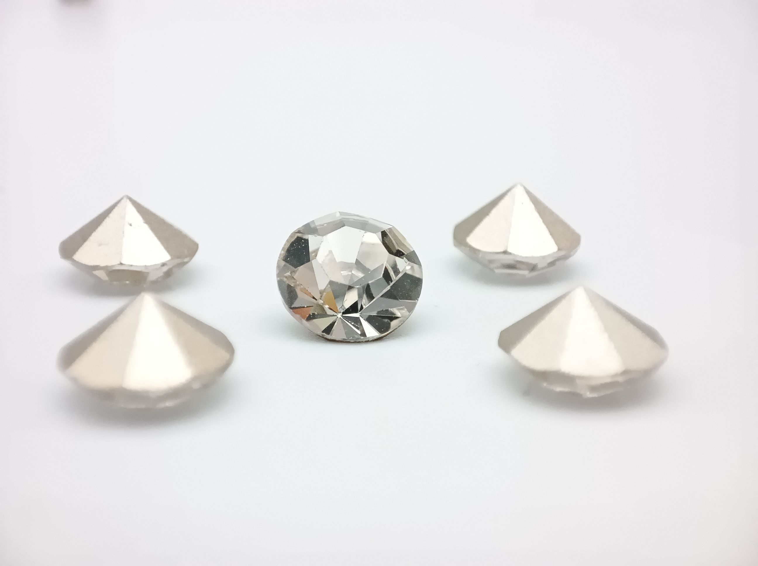 Xiangqin Original pointed-bottom water diamond and white diamond jewelry claw-chain watch with diamond setting and touch-up, nail polish diamond SS28 Application Scenario