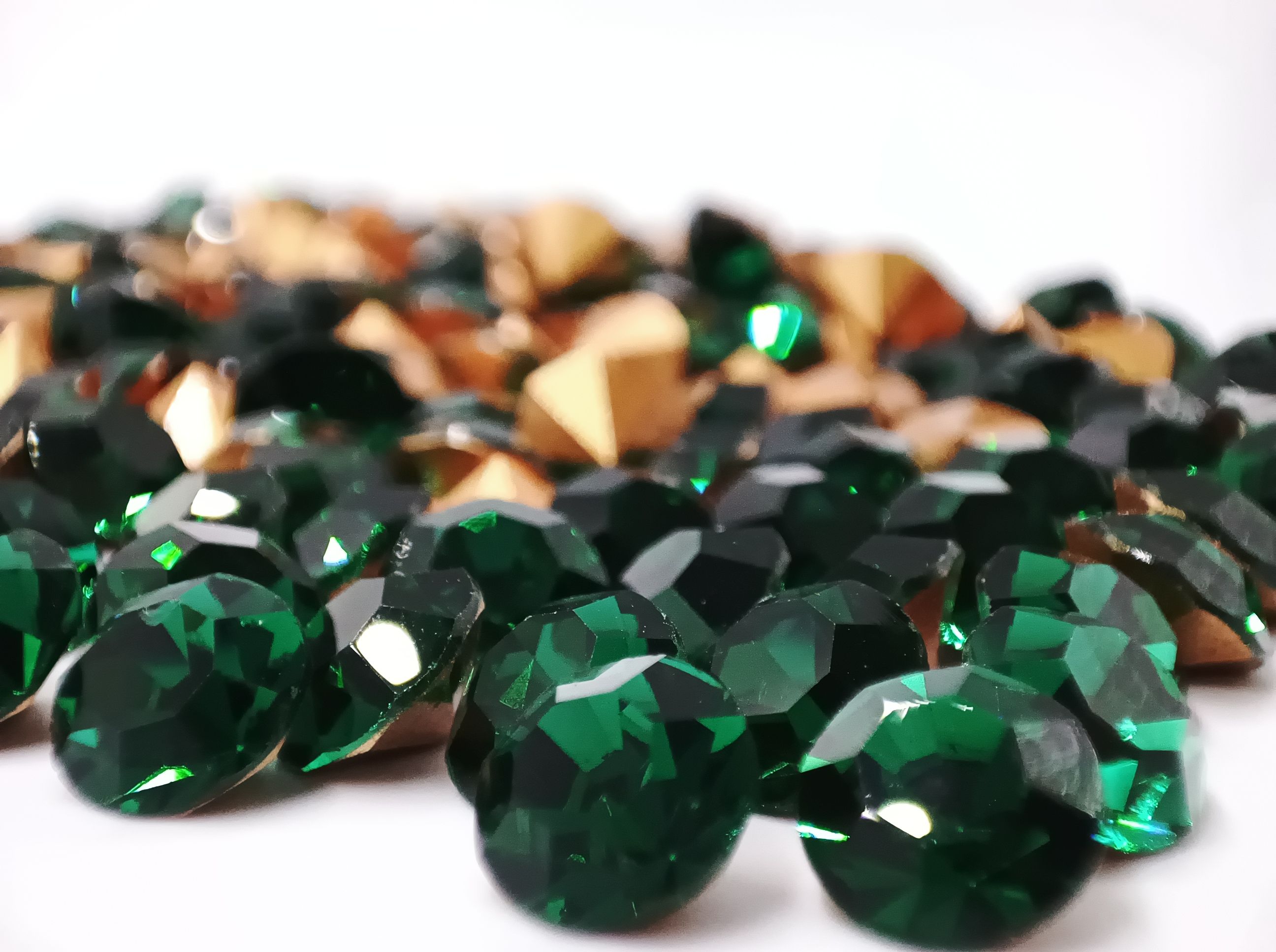 Domestic premium AAA pointed-back rhinestone deep green jewelry clasp watch with diamond setting and touch-up, DIY nail polish diamond SS6 Application Scenario