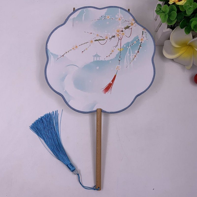 Ancient-style folding fans, Hanfu court fans, round fans, cheongsam show fans, silk fabric petal plum blossom-shaped palace fans, lace folding fans Item Picture