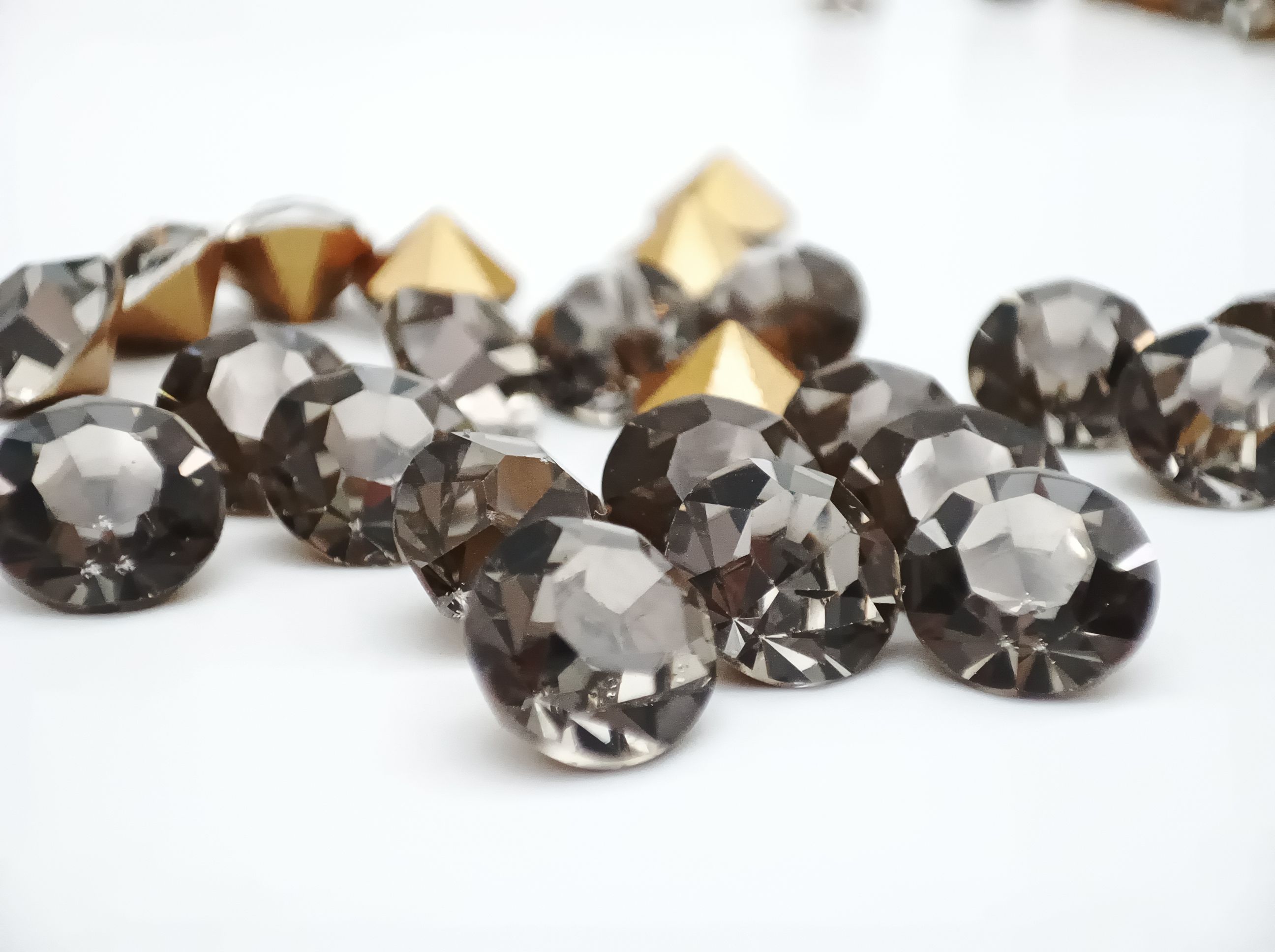 Xiangqin Original pointed-bottom water diamond transparent grey jewelry claw-chain watch with diamond setting and touch-up DIY nail polish diamond SS20 details Picture