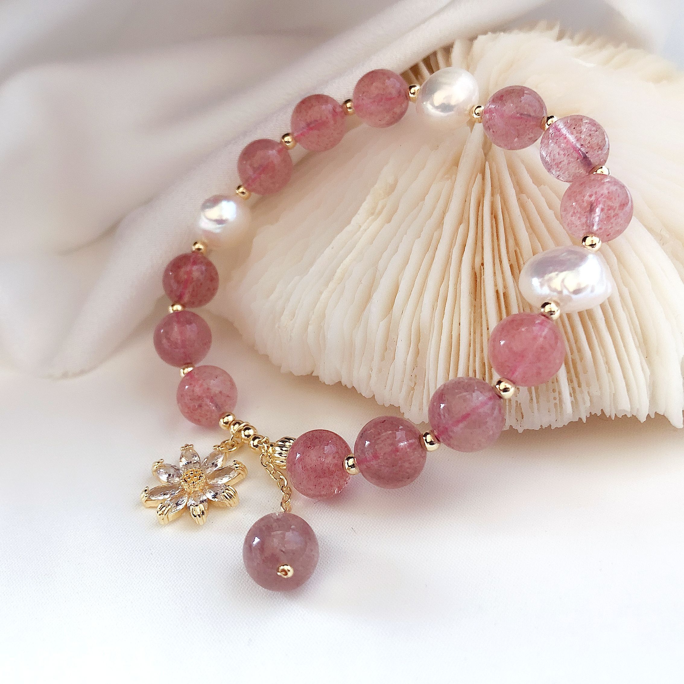 Fashion Daisy Zircon Bracelet Jewelry Rose Quartz Bracelet 14K Gold Plated Freshwater Pearl Bracelet thumbnail
