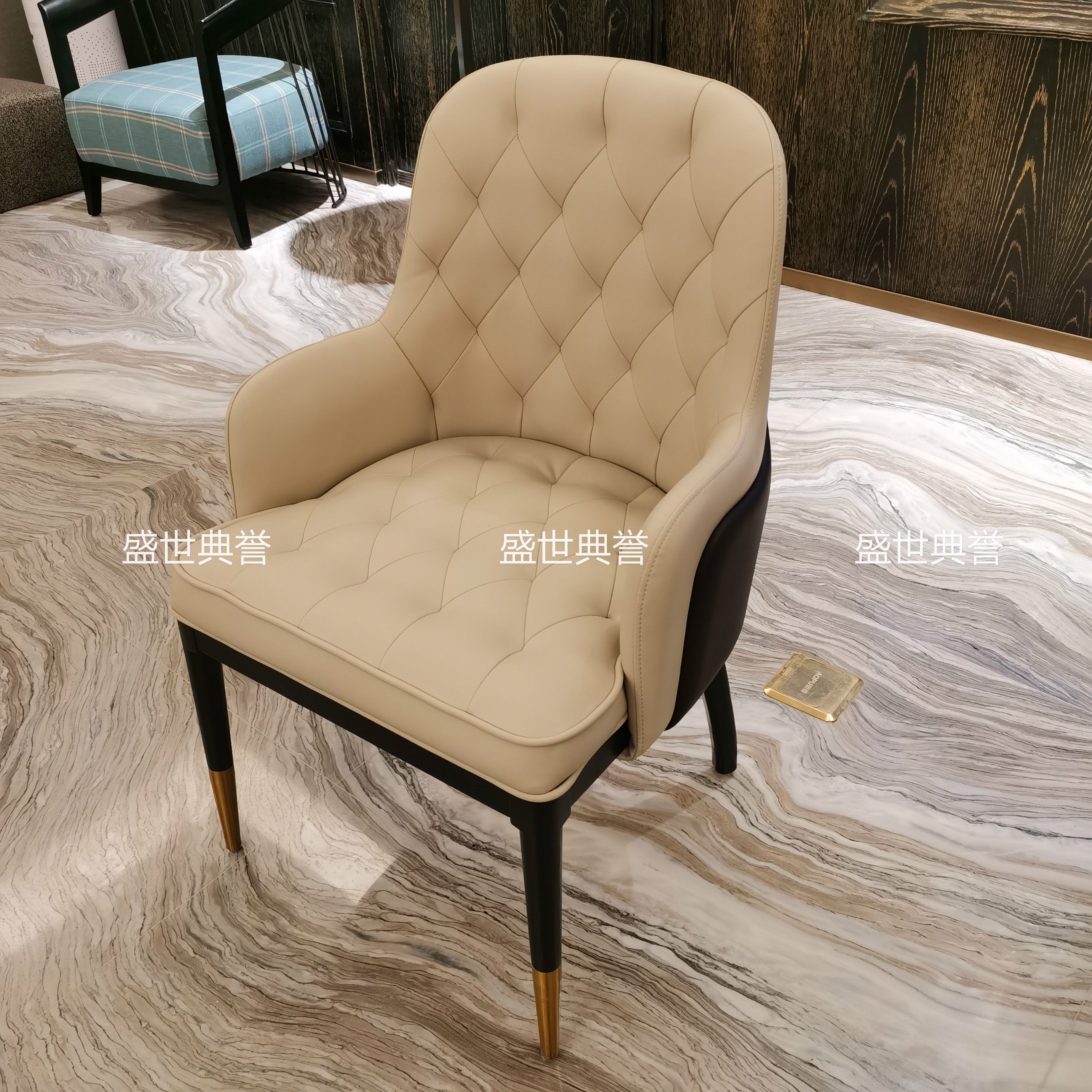 Modern light luxury solid wood electric tables and chairs for Tai 'an Hot Spring Hotel, custom-made solid wood chairs for private rooms in resort hotels, Bentley chairs Application Scenario