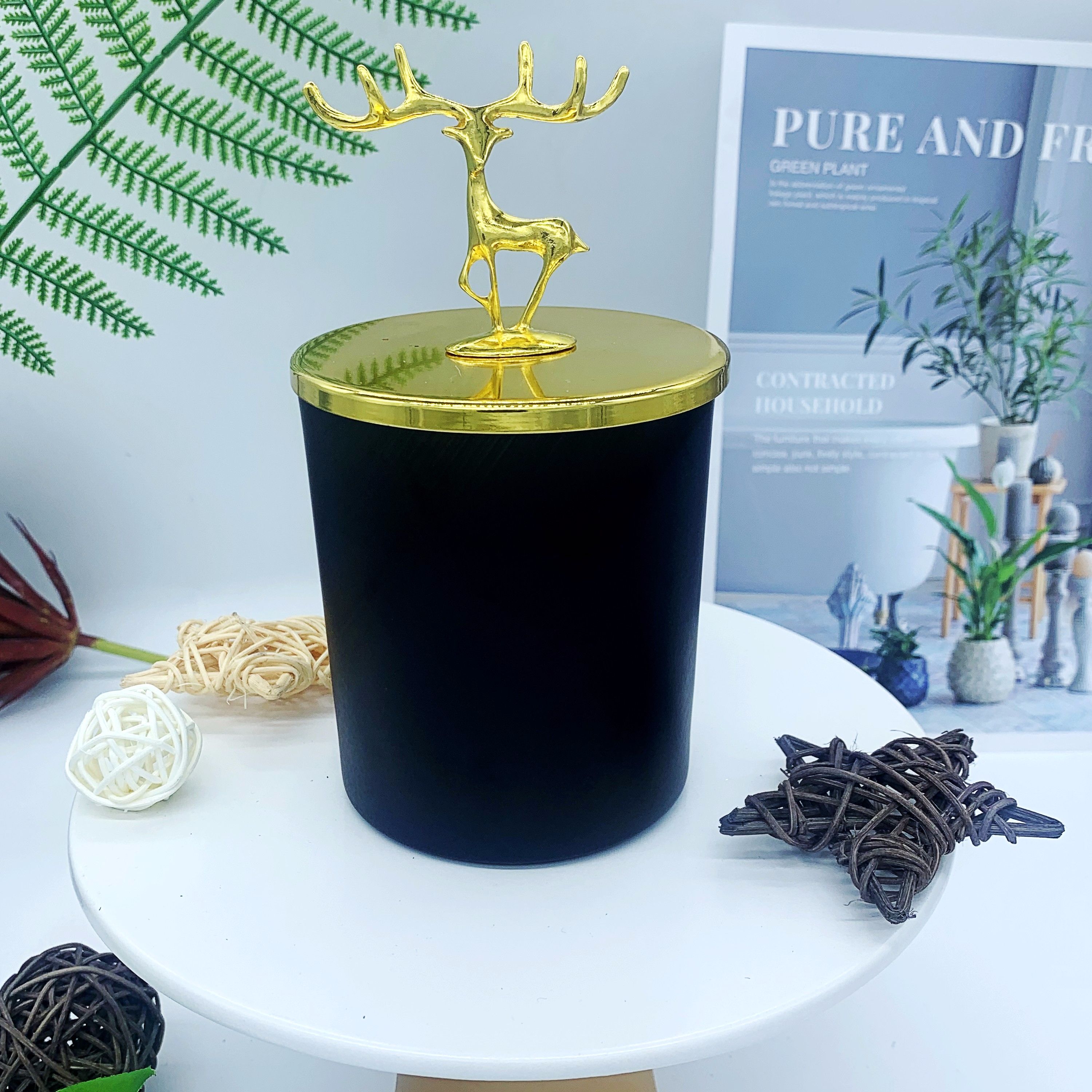 Fawn glass storage jar Candy jar Aromatherapy candle jar Home decoration