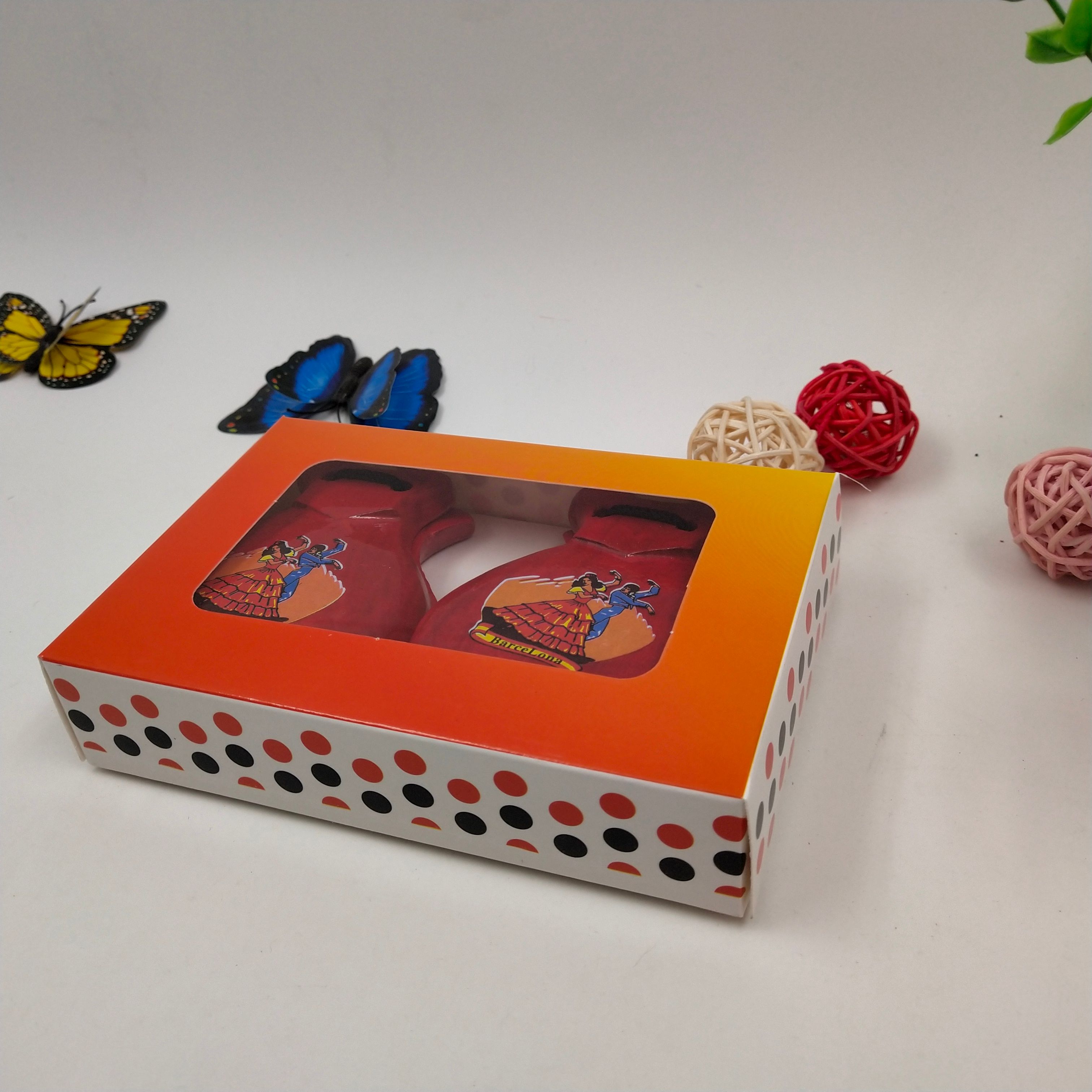 Xiangpaijia, a Spanish dance bullfighting wooden castanboard factory, offers direct sales of custom advertising fans and hand-painted fans for wholesale Item Picture
