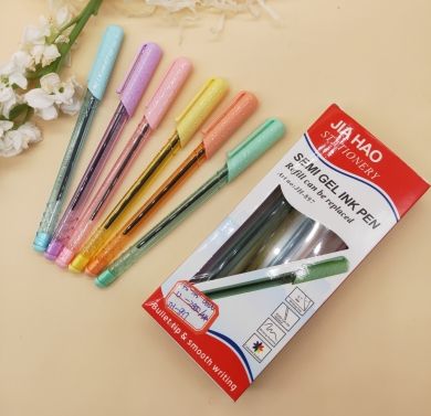 Macaron color series triangular pen barrel ballpoint pen Oil pen Rainbow transparent pen barrel Ballpoint pen JH-897 details Picture