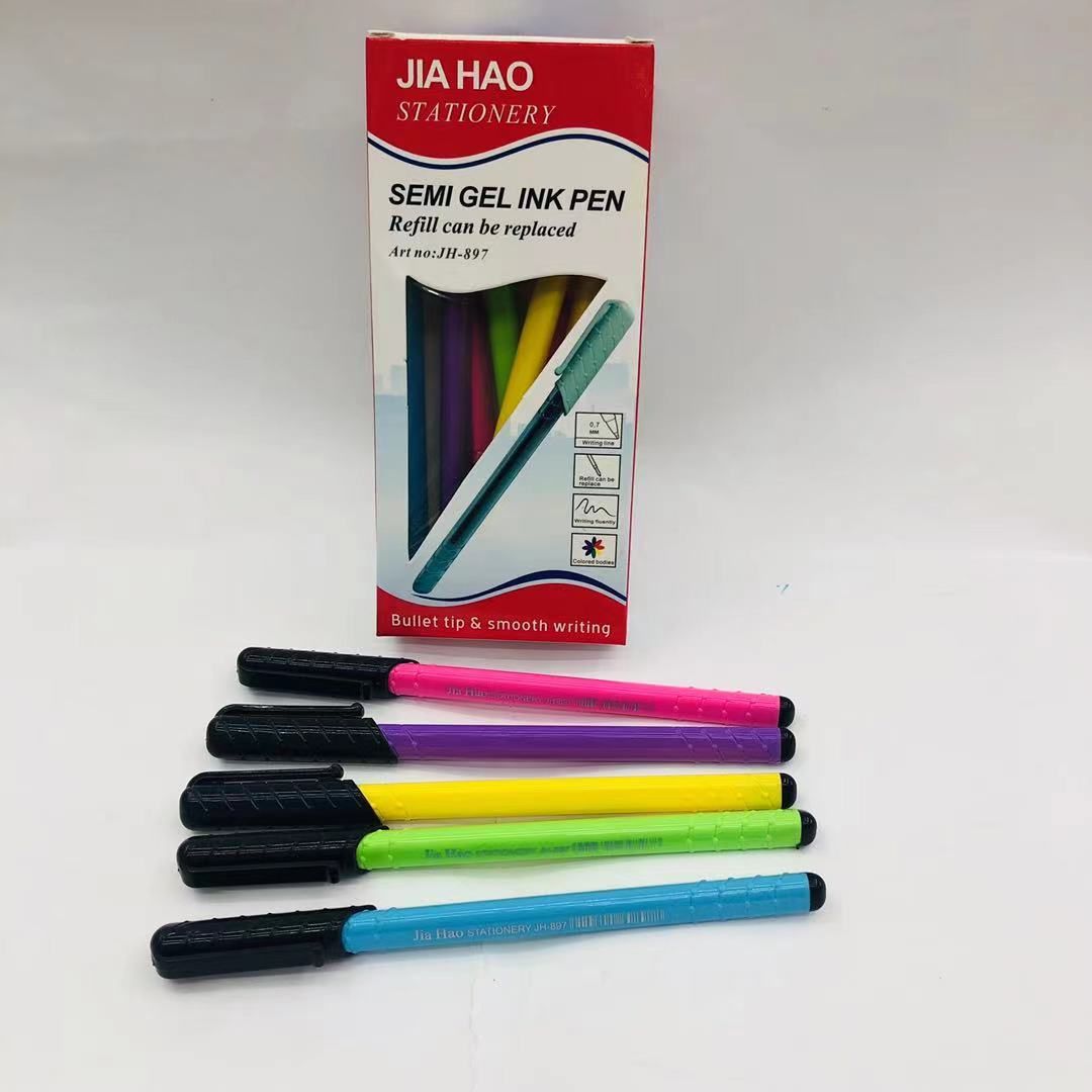 Macaron color series triangular pen barrel ballpoint pen Oil pen Rainbow transparent pen barrel Ballpoint pen JH-897 Application Scenario