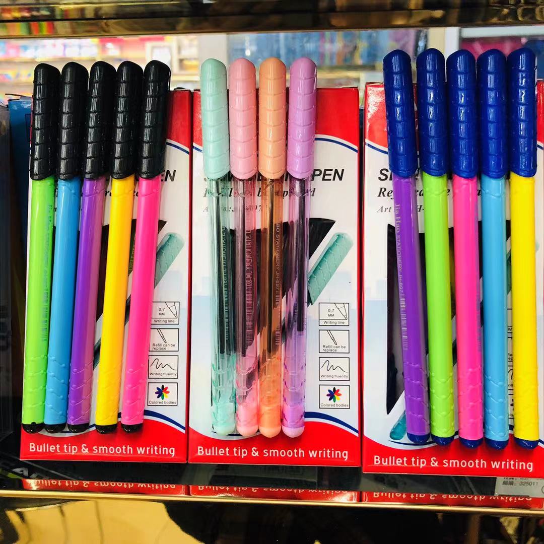 Macaron color series triangular pen barrel ballpoint pen Oil pen Rainbow transparent pen barrel Ballpoint pen JH-897