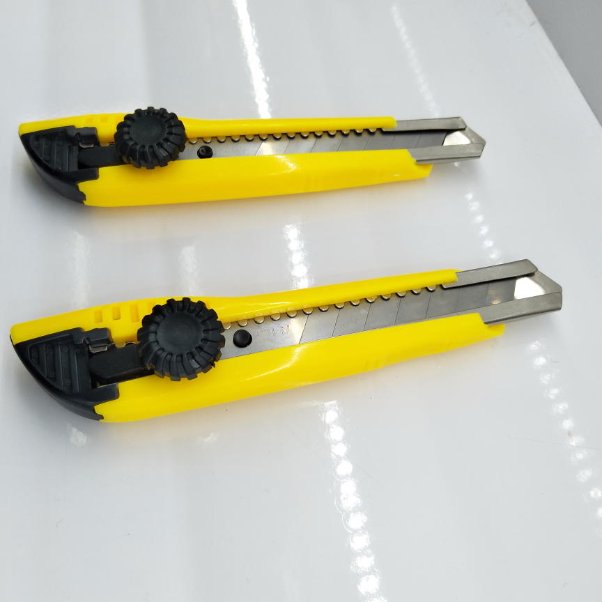 Scissors, woodworking knives, utility knives, paper cutting knives, tool knives, box opening knives, hardware tools, hardware knives full figure
