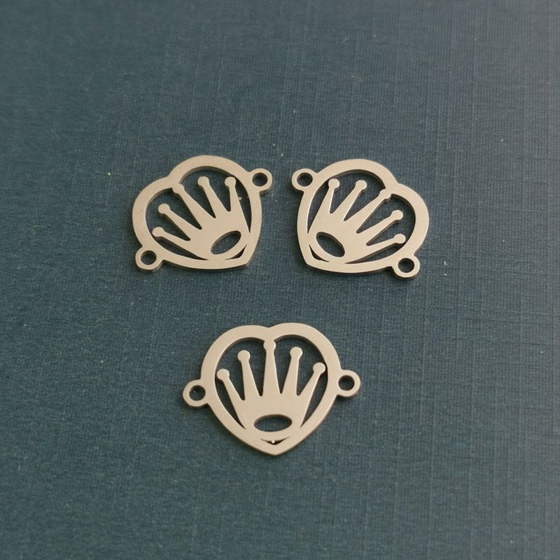 DIY stainless steel fashionable European-style small pendant, heart-shaped crown titanium steel bracelet pendant accessory