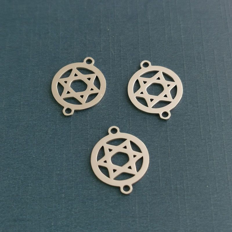 New accessories: Amazon European and American men's accessories, personalized hip-hop titanium steel bracelet pendant, hexagonal star pendant customization