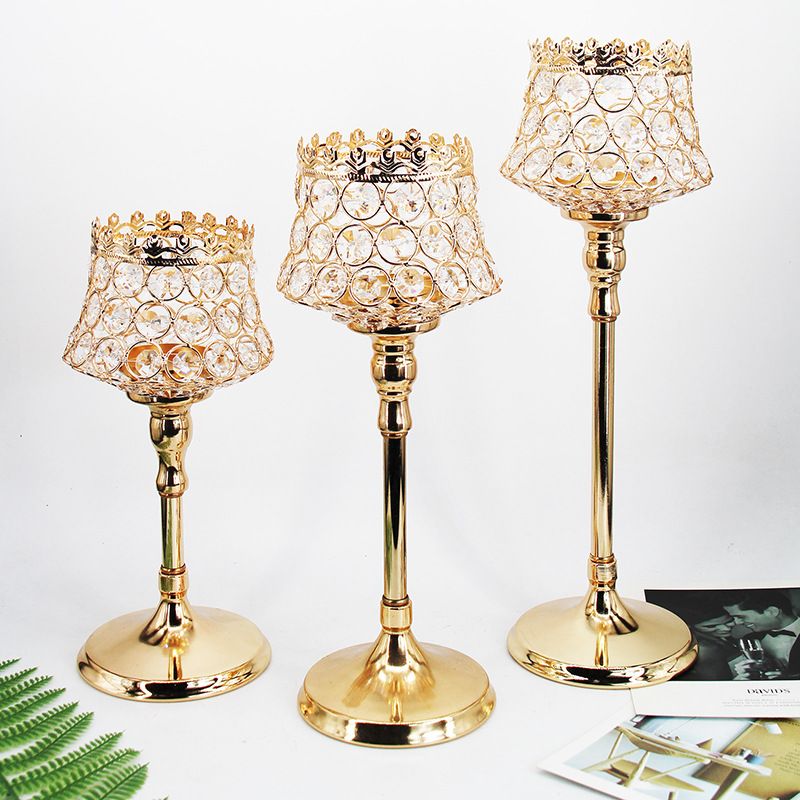 New wedding props, lace candlesticks, crystal handicrafts, European-style gold electroplated ornaments, T-stage road guide decorations
