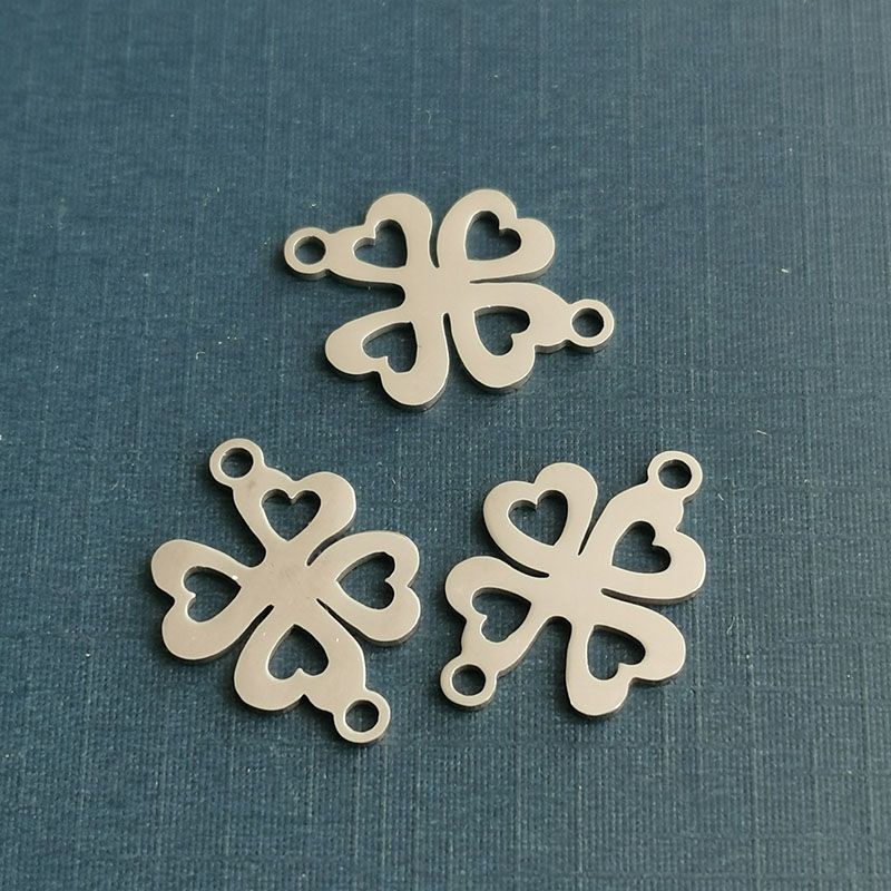 Titanium steel four-leaf clover pendant, stainless steel jewelry accessory diy double-hole bracelet necklace pendant