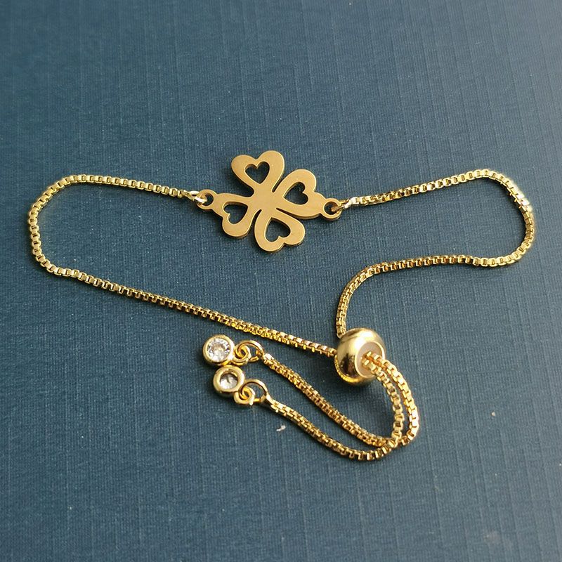 Titanium steel four-leaf clover pendant, stainless steel jewelry accessory diy double-hole bracelet necklace pendant Application Scenario