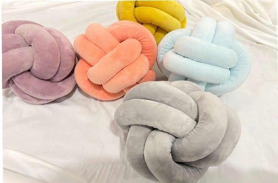 亚马逊爆款手工编织圆形打结抱枕沙发枕手枕创意北欧靠枕家居用品产品图