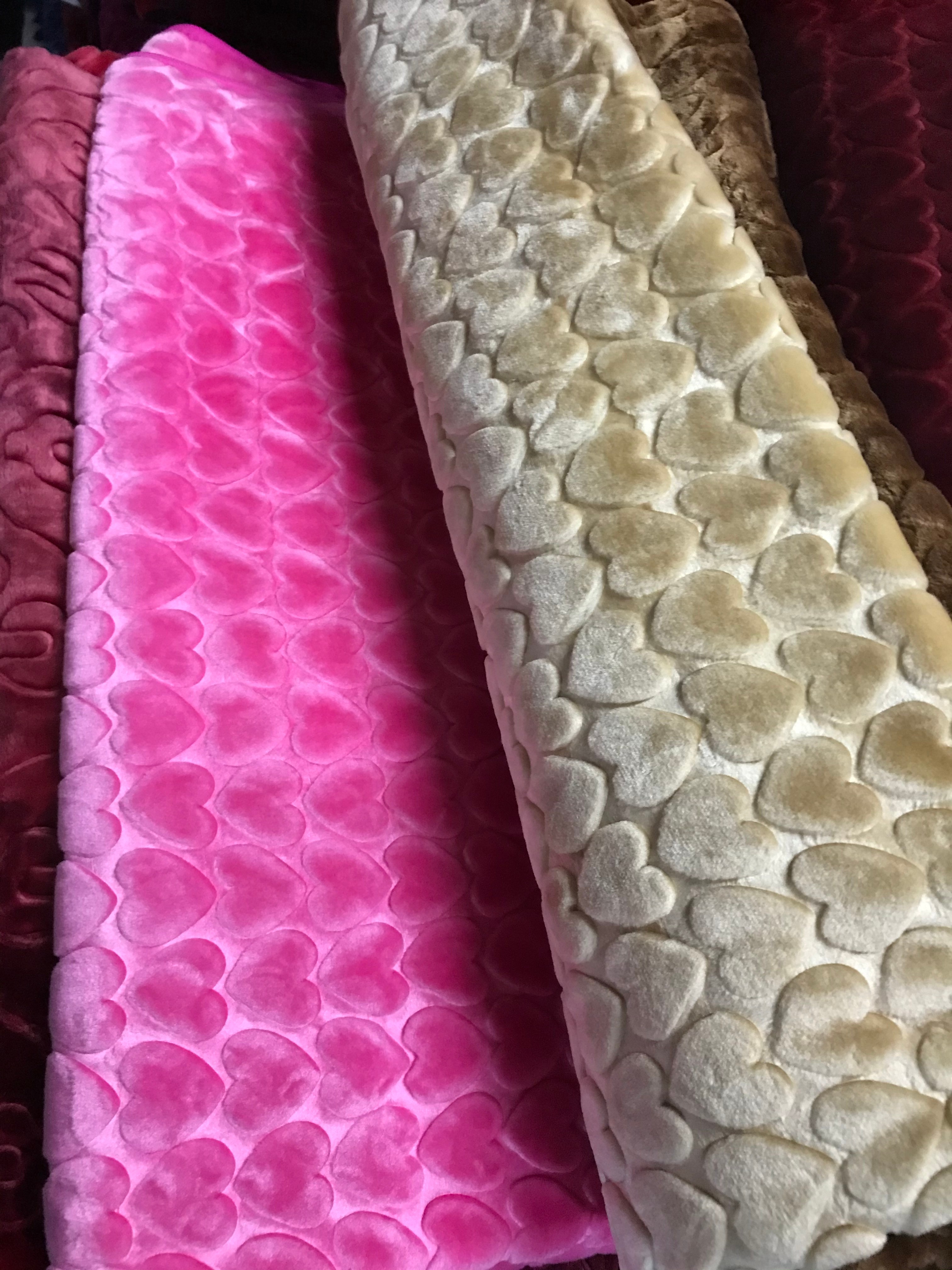 床上用品拉舍尔单层素色压花毛毯外贸毛毯详情图3