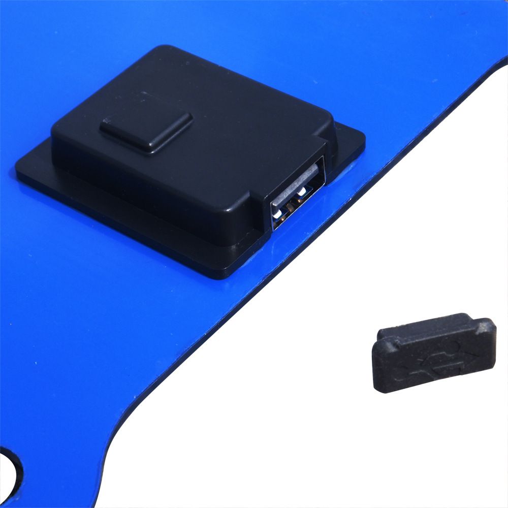 6W integrated pressure-bearing sunpower solar charger, thin, convenient, waterproof outdoor mobile phone charger Application Scenario