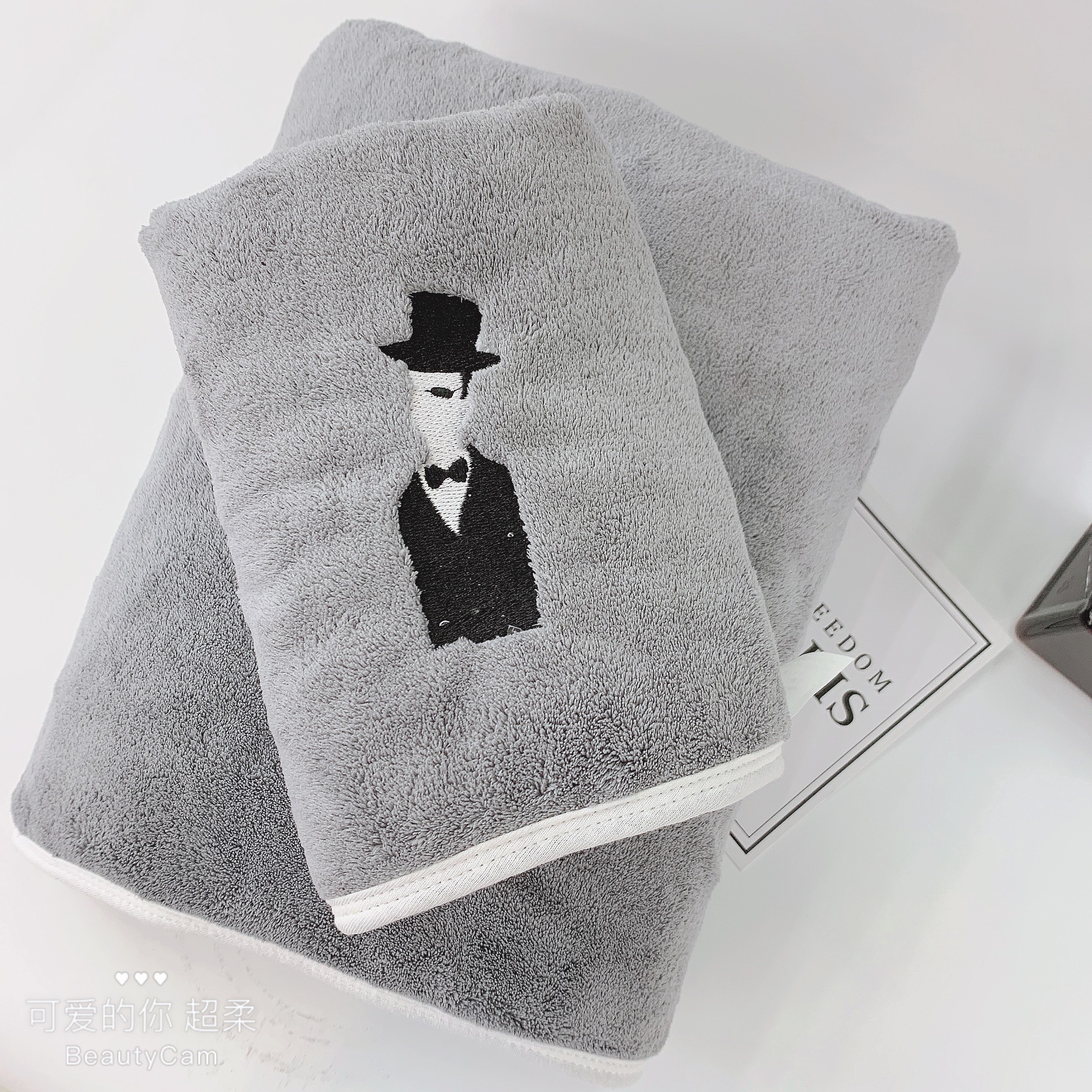 Yiwu quality QINGCHEN fashionable couple wedding gifts, beautiful fairy tale instant absorbent towels, bath towels and set towels pic 7