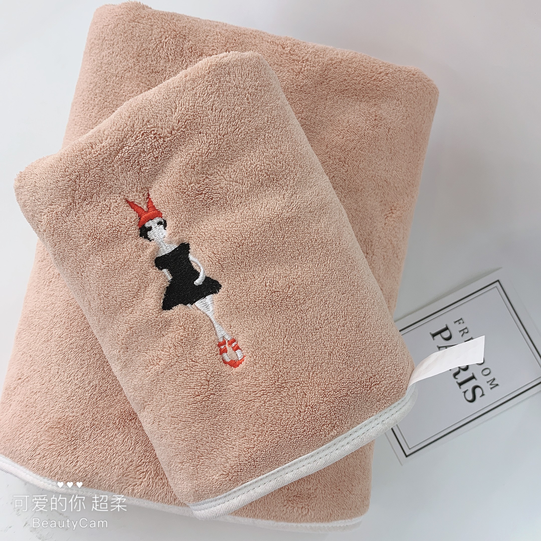Yiwu quality QINGCHEN fashionable couple wedding gifts, beautiful fairy tale instant absorbent towels, bath towels and set towels pic 3
