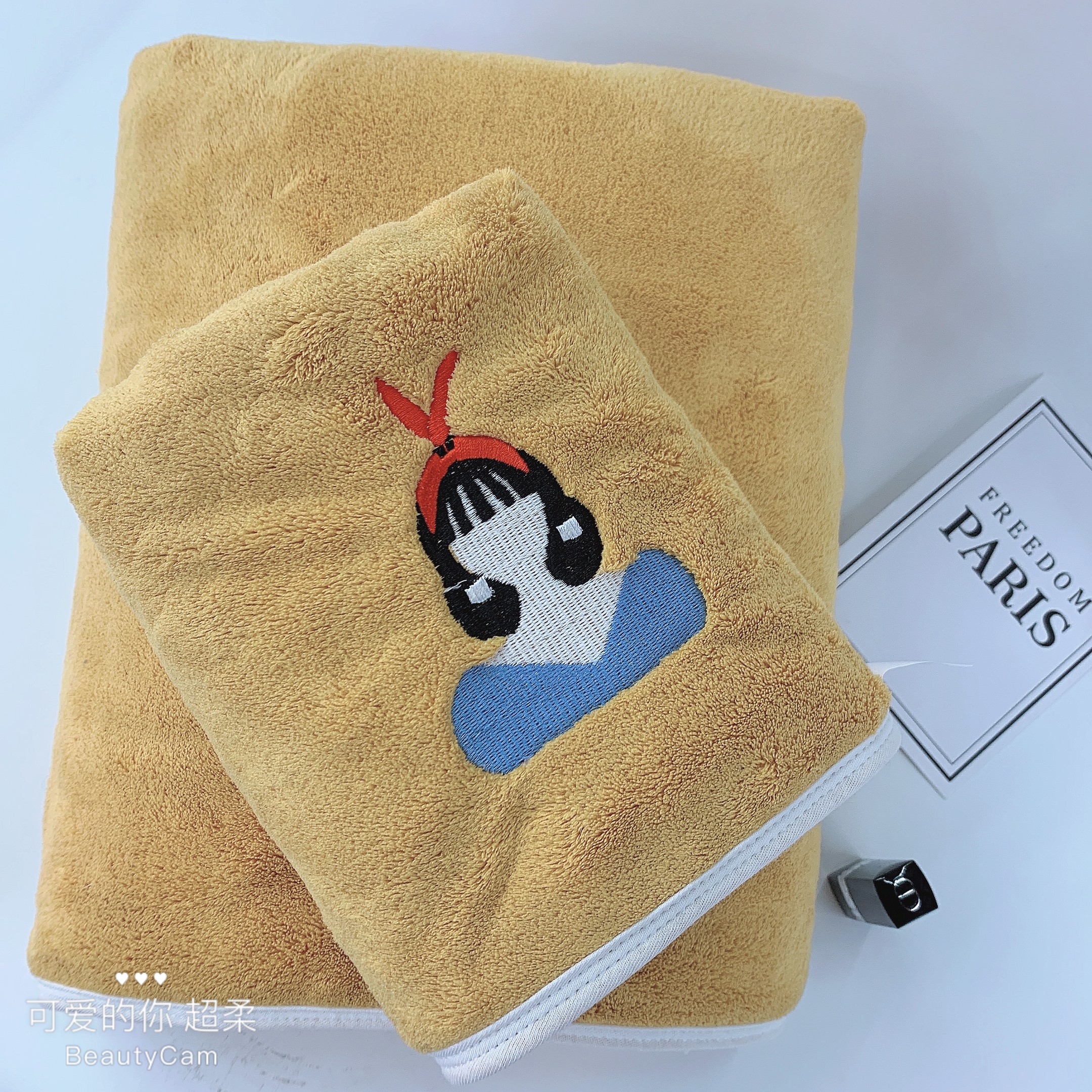 Yiwu quality QINGCHEN fashionable couple wedding gifts, beautiful fairy tale instant absorbent towels, bath towels and set towels pic 4