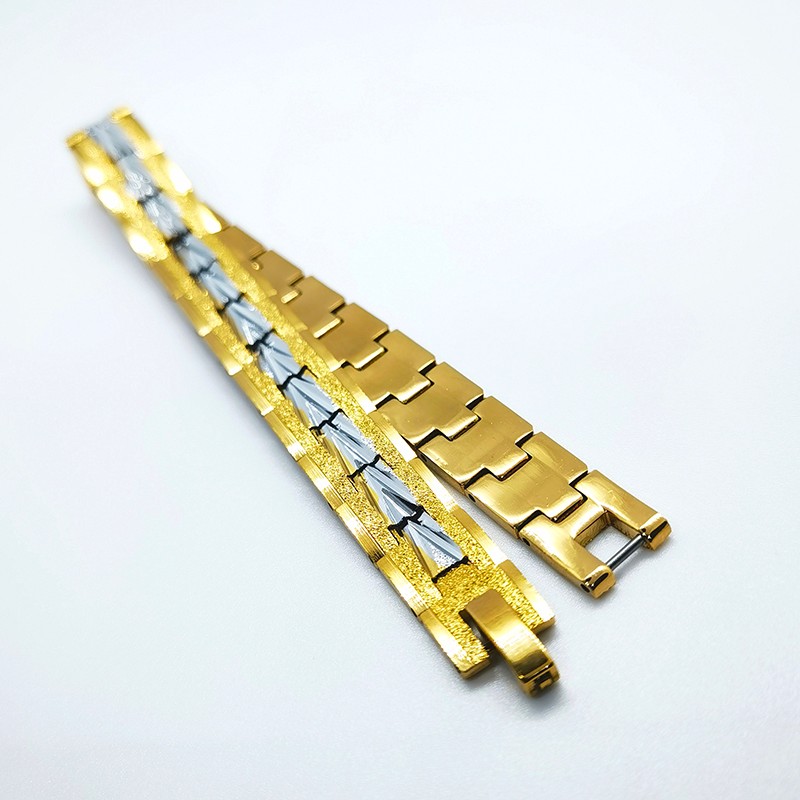 A 2021 new 18k men's bracelet with a full brushed finish detail image 3