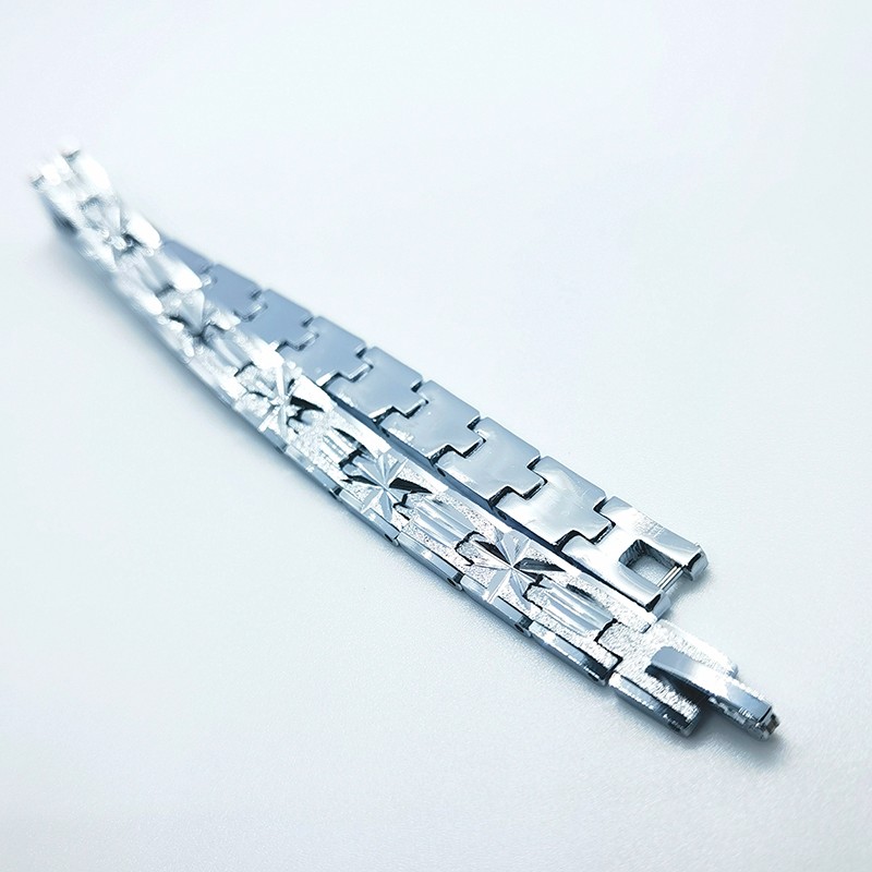 The 2021 new bestseller women's white gold plated bracelet with frosted and engraved patterns detail image 3