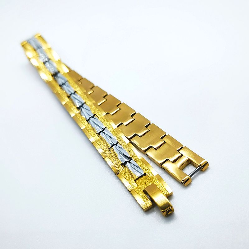 A 2021 new 18k men's bracelet with a full brushed finish Specification image